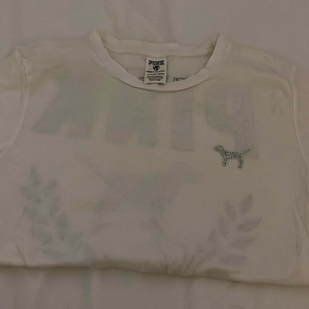 Pink tee shirt, size xs, white
